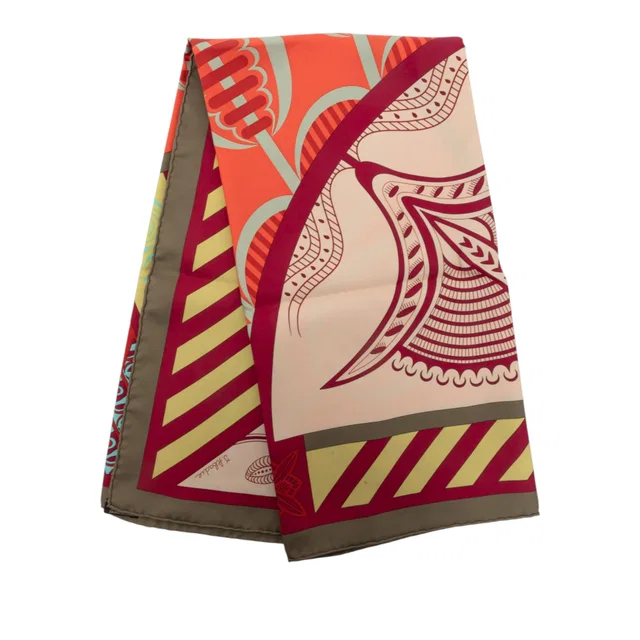 Brown Hermès Geometrie Cretoise Silk Scarf 90 Scarves in Brown Silk from Designer Revival