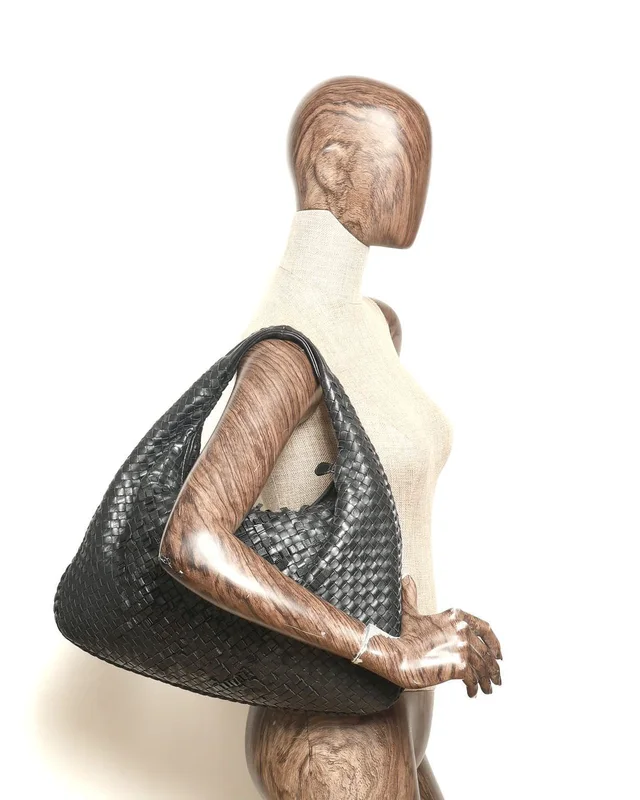 Bottega Veneta Intrecciato Medium Hobo Bag in Woven leather from A Retro Tale, photo 10 of 10