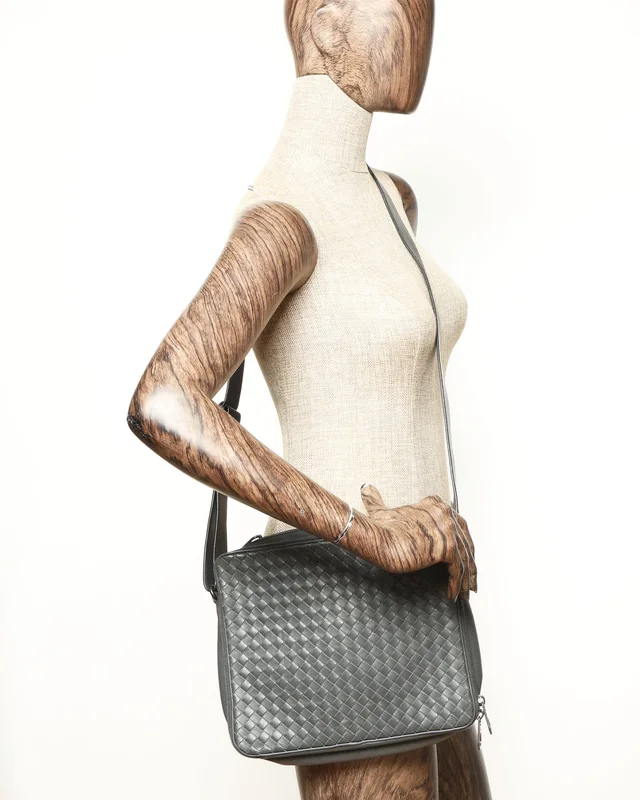 Bottega Veneta Intrecciato Crossbody Bag in Woven leather from A Retro Tale, photo 9 of 9