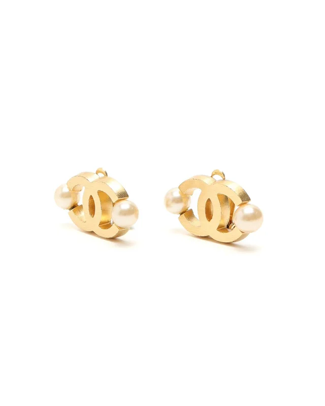 Chanel Coco Mark Pearl Clip-on Earrings from A Retro Tale, photo 2 of 4