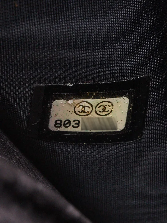 Chanel Black Square Quilt Lambskin Leather L Yen Wallet in Black Lambskin from Yoogis, photo 2 of 10