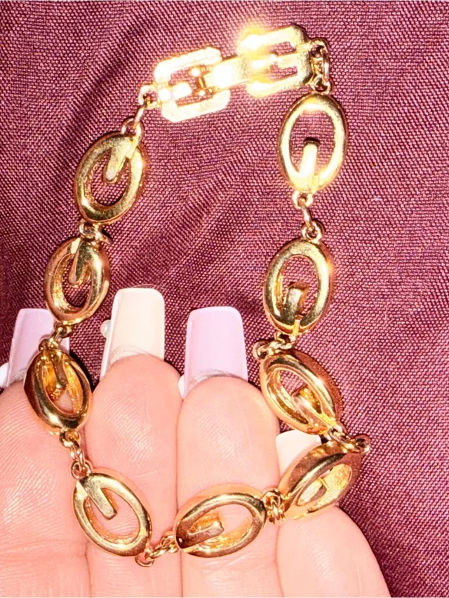 Givenchy Oval Link Bracelet - Women Jewelry in gold from Poshmark, photo 1 of 1
