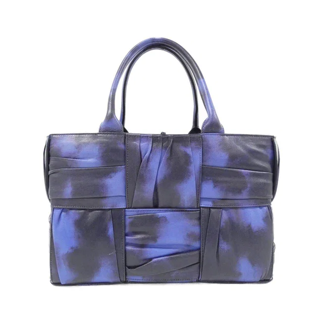 Bottega Veneta Leather Handbag in Leather from LuxUness