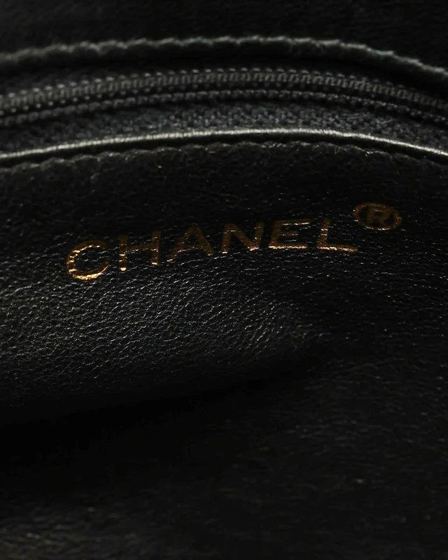Chanel CC Quilted Messenger Bag in Leather from A Retro Tale, photo 6 of 8