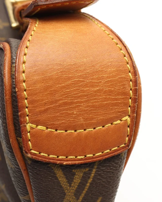 Louis Vuitton Monogram Croissant MM Bag in Coated canvas from A Retro Tale, photo 6 of 9