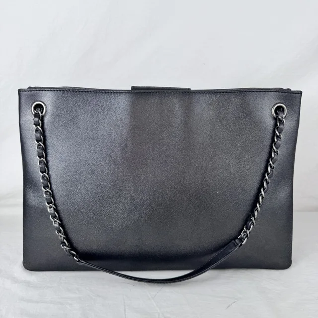Chanel CC Timeless Iridescent Tote Bag in Metal, Nubuck Leather from Reowned, photo 4 of 13
