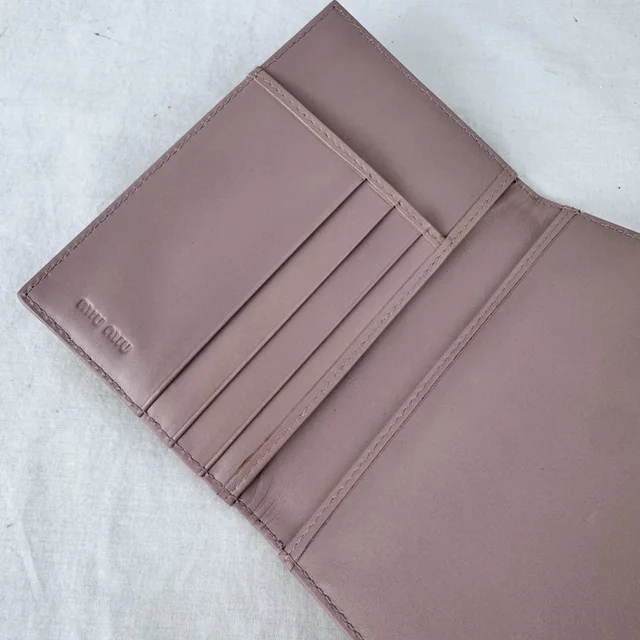 Miu Miu Passport Holder in croc effect, Metal, Shiny leather from Reowned, photo 2 of 5