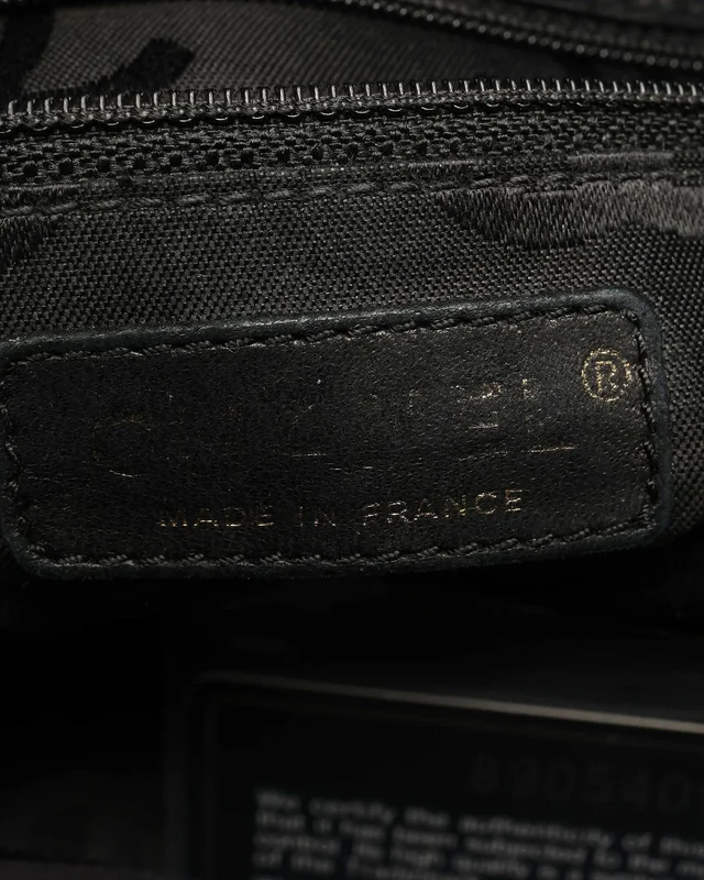 Chanel CC Hobo Bag in Caviar leather from A Retro Tale, photo 10 of 13