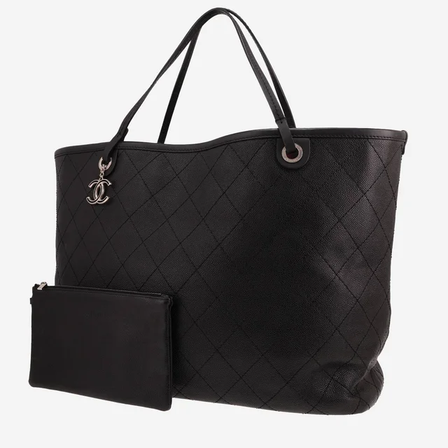 Chanel ‘Shopper Fever’ tote bag in black quilted leather in Black Leather from Collector Square