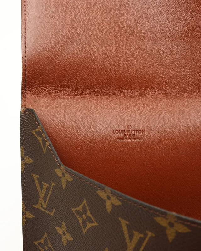 Louis Vuitton Monogram Poche Plate Envelope Clutch Bag in Coated canvas from A Retro Tale, photo 5 of 5