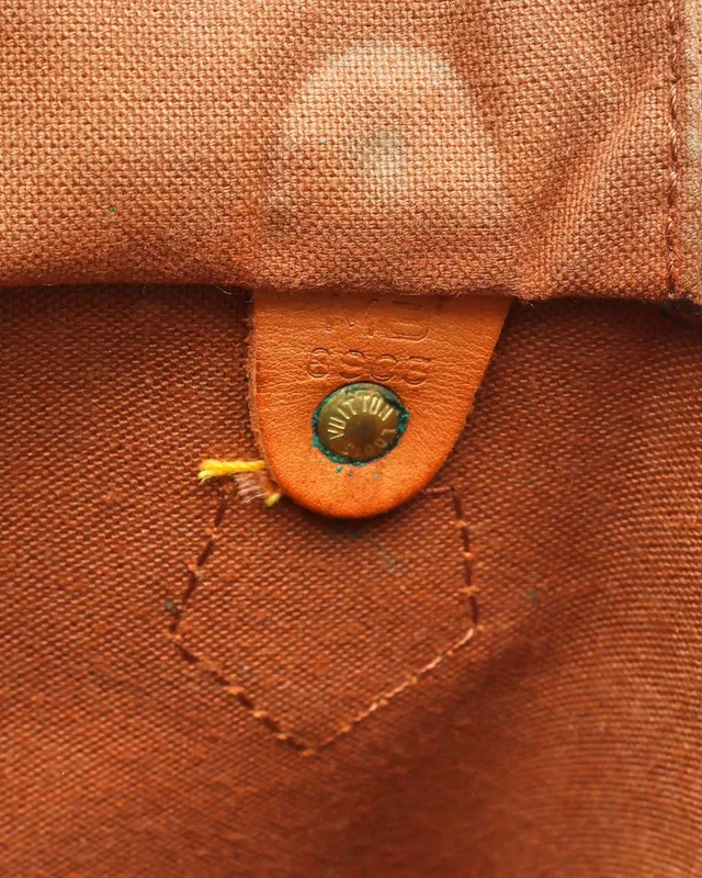 Louis Vuitton Monogram Speedy 40 Bag in Coated canvas from A Retro Tale, photo 14 of 17