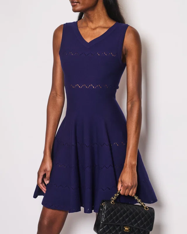 Alaïa Navy Sleeveless Knit A-Line Dress with V-Neckline and Zig-Zag Detail Size FR 42 (UK 14) in Navy Wool from Sellier