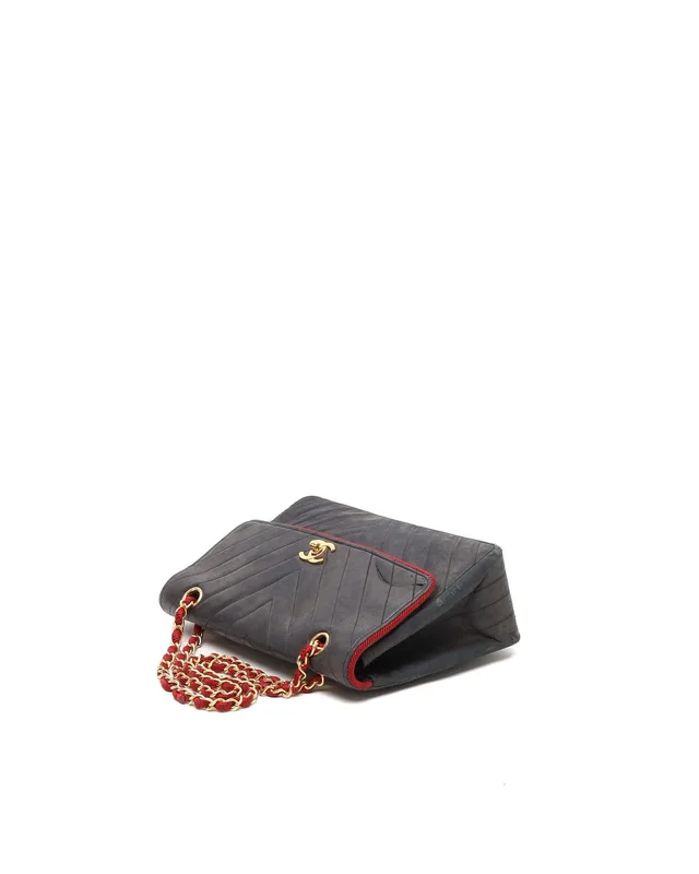 Chanel Chevron Braided Trim Flap Bag in Leather from A Retro Tale, photo 4 of 13