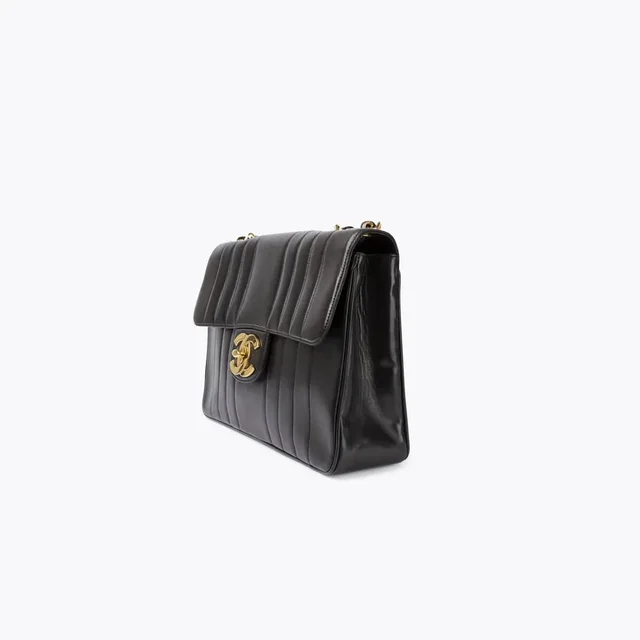 Chanel Jumbo Vertical Quilted Single Flap Bag in Leather from A Retro Tale, photo 3 of 10