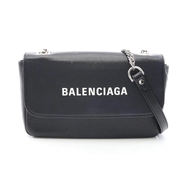 Balenciaga Everyday Chain Wallet Shoulder Bag in Leather from LuxUness