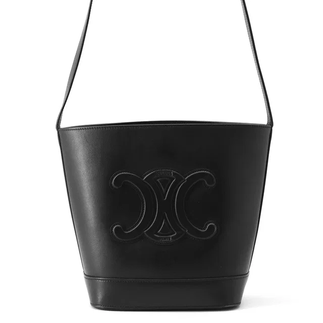 Celine Cuir Triomphe Bucket Bag Black198243 Leather Size Small in Leather from GALLERY RARE