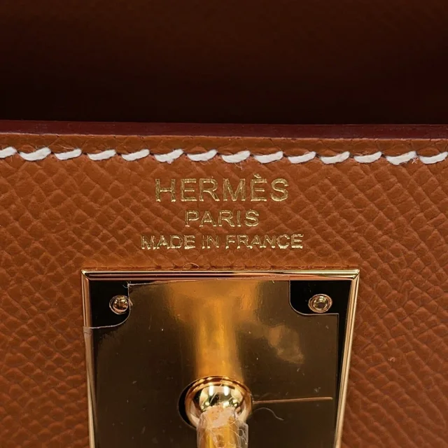 Hermès Kelly Sellier Gold Epsom Size 28 in Gold Epsom leather from GALLERY RARE, photo 11 of 12