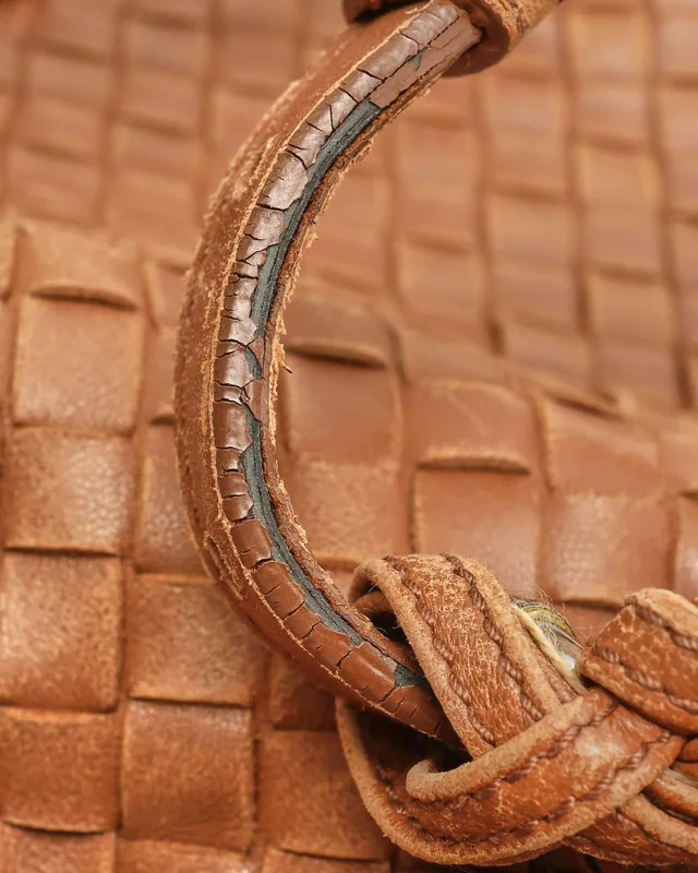 Bottega Veneta Intrecciato Shoulder Bag in Woven leather from A Retro Tale, photo 6 of 10