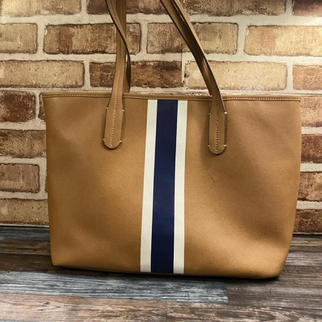 Chloé Women's Tote bags - Tan/Brown in brown|neutral|red from Depop, photo 1 of 1