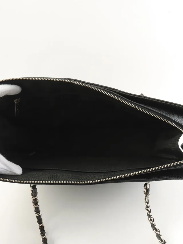 Chanel Caviar skin CC mark stitch tote bag, black, made around 2000 in Black Caviar leather from VINTAGE QOO TOKYO, photo 7 of 12