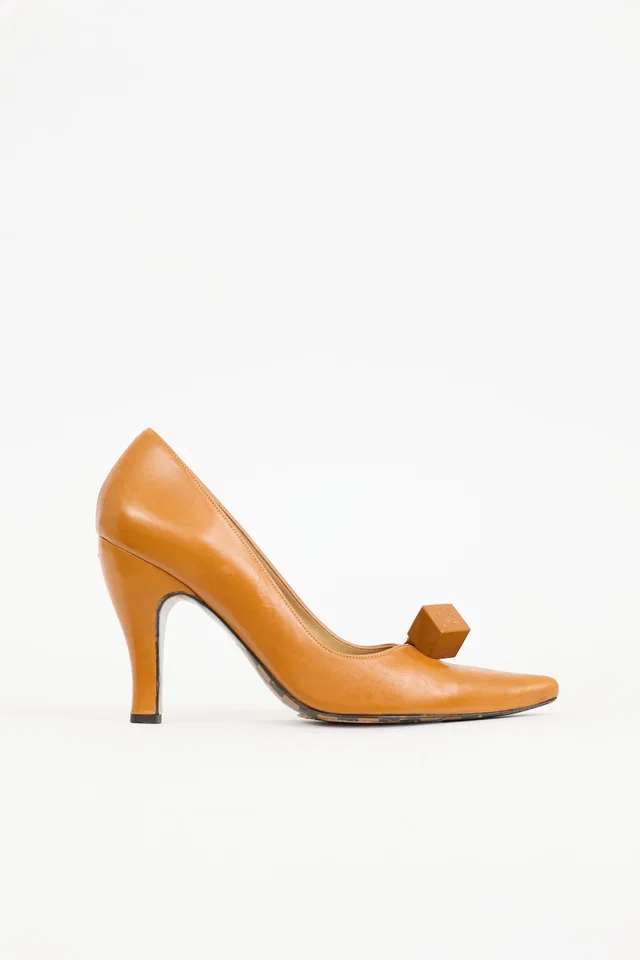 Louis Vuitton Leather Cube Pump in Leather from VSP Consignment