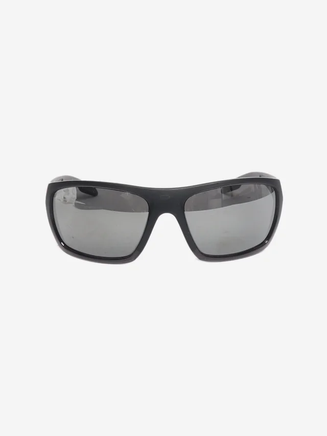 Prada Black mirrored sunglasses in Black from Sign of the Times