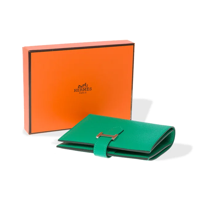 Accessoire Hermes Bearn En Cuir Vert - 102300 Mint Green in Green Goatskin from HEWI