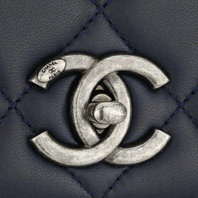 Chanel Midnight Blue Small Trendy CC Single Flap Bag in Navy Lambskin from HEWI, photo 2 of 2