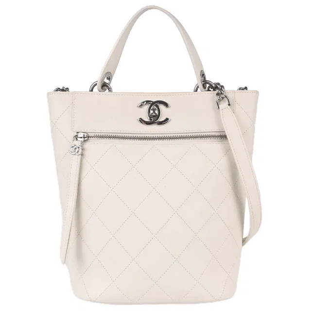 Chanel 2019 White Calfskin 2way Shoulder Bucket Handbag in White Calfskin from AMORE Vintage Tokyo