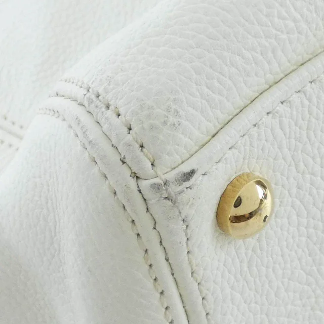 Chanel Executive Line Calf Handbag in White Calfskin from LuxUness, photo 3 of 10