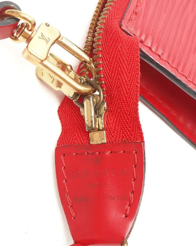 Louis Vuitton Epi Pochette Accessoire Bag in Leather from A Retro Tale, photo 6 of 9