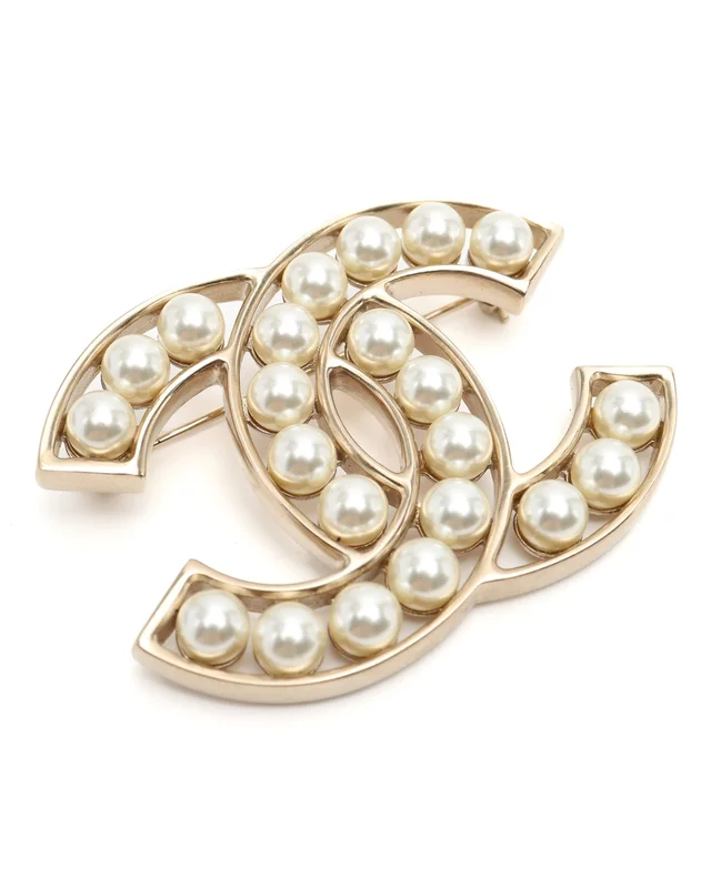 Chanel Coco Mark Pearl Brooch from A Retro Tale, photo 3 of 4