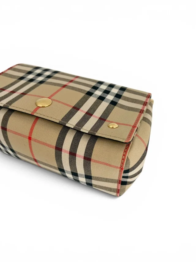 Burberry Check Hampshire Crossbody in Leather from Season 2 Consign, photo 4 of 5