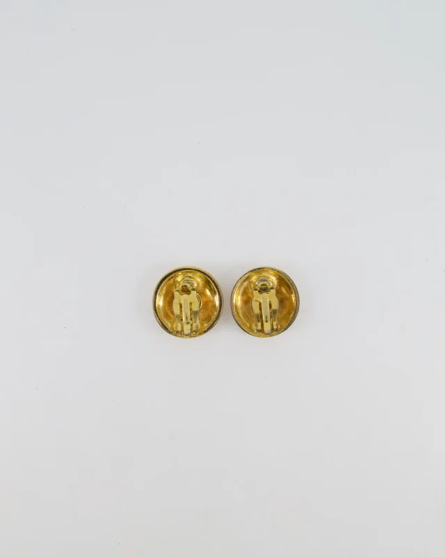 Chanel Vintage Gold Round Clip-On Earrings with CC Logos in Gold from Sellier, photo 4 of 5