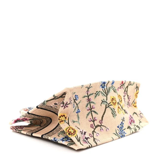 Dior Embroidered Petites Fleurs Medium Book Tote Natural in Beige Raffia from FASHIONPHILE, photo 4 of 13