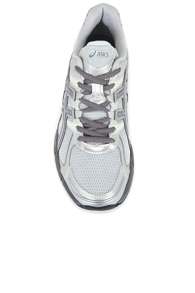 Asics Gel-Stratus Mc Sneaker in Concrete & Carbon, photo 4 of 6 from REVOLVE (Canada)