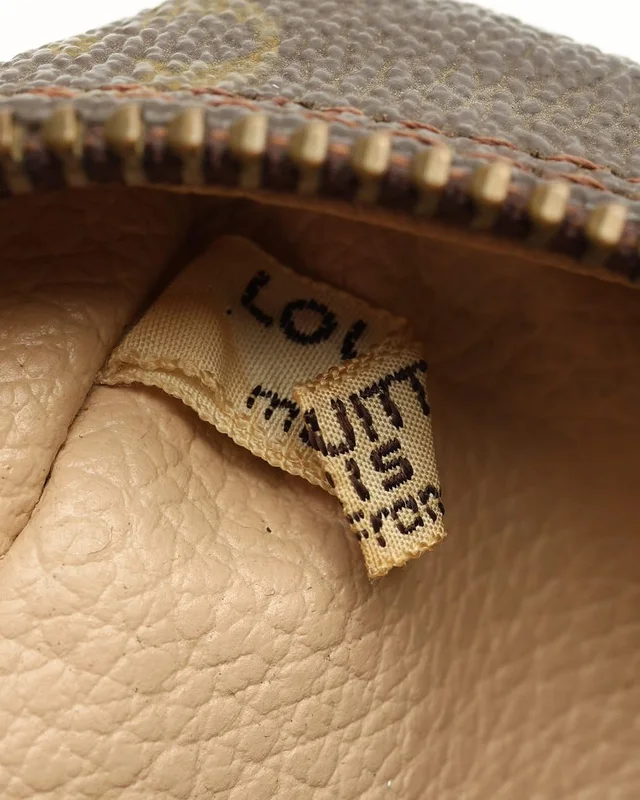 Louis Vuitton Monogram Toiletry Bag 23 in Coated canvas from A Retro Tale, photo 8 of 8