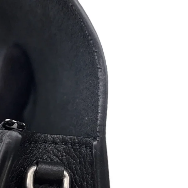 Louis Vuitton Pochette My Lockme NoirM69183 Grained Calf Leather Size Mini in Calfskin from GALLERY RARE, photo 11 of 15