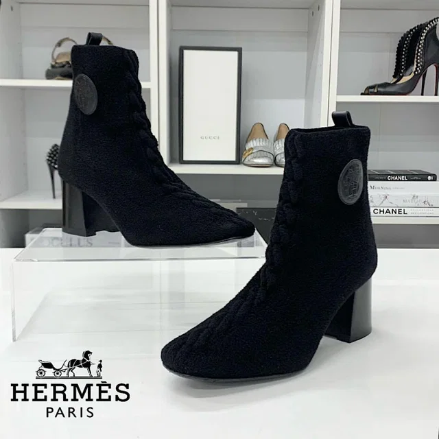 Hermès Jenna 60 Knit Chenille Ex-Libris Short in Leather from The Reluxe