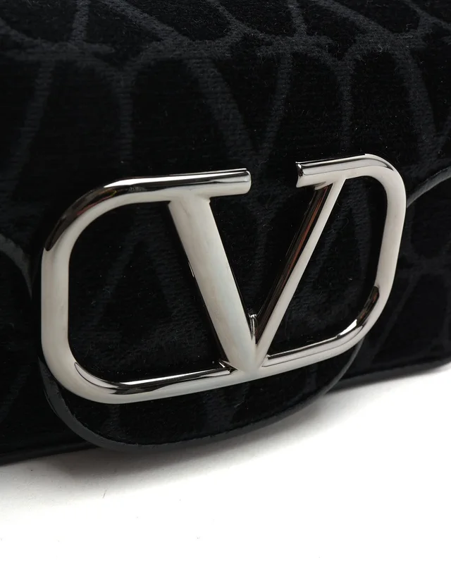 Valentino Garavani Small Locò Bag in Velvet from A Retro Tale, photo 6 of 8