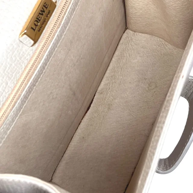 Loewe Barcelona Leather Handbag in Beige Calfskin from LuxUness, photo 6 of 8
