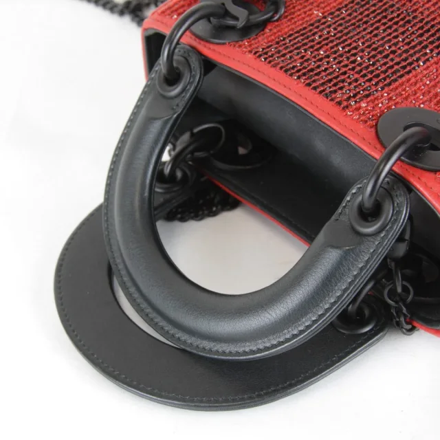 Dior Shoulder Bag in Red Leather from LuxUness, photo 8 of 8