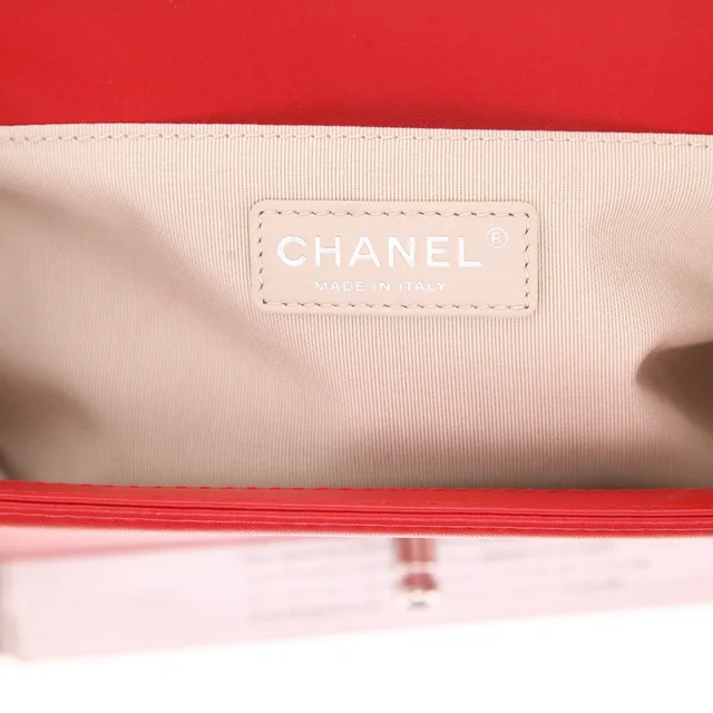 Chanel Boy shoulder bag in Red Leather from Collector Square, photo 3 of 4
