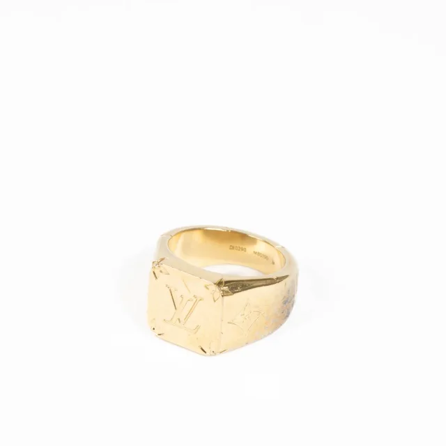 Louis Vuitton tone Signet Ring - Size M in Gold from Labellov, photo 3 of 4