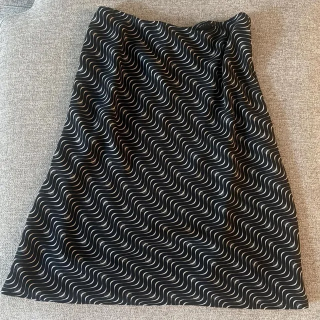 FRED Women's Skirt - Black/Navy - M from Depop