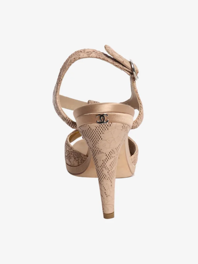 Chanel Beige floral sandals - size EU 38.5 in Beige Leather from Sign of the Times, photo 3 of 5