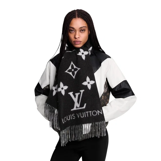 Louis Vuitton Black Cashmere Scarf in Black Cashmere from Luxury Promise