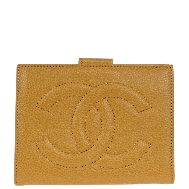 Chanel 1996-1997 Bifold Wallet Purse Beige Caviar Skin in Beige Caviar leather from AMORE Vintage Tokyo