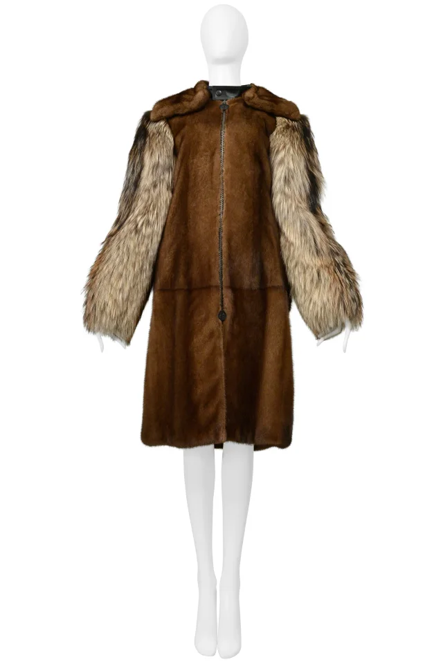 Balenciaga By Demna Gvasalia Mink & Fox Fur Coat With Detachable Collar 2016 in Silk from Resurrection Vintage, photo 10 of 14