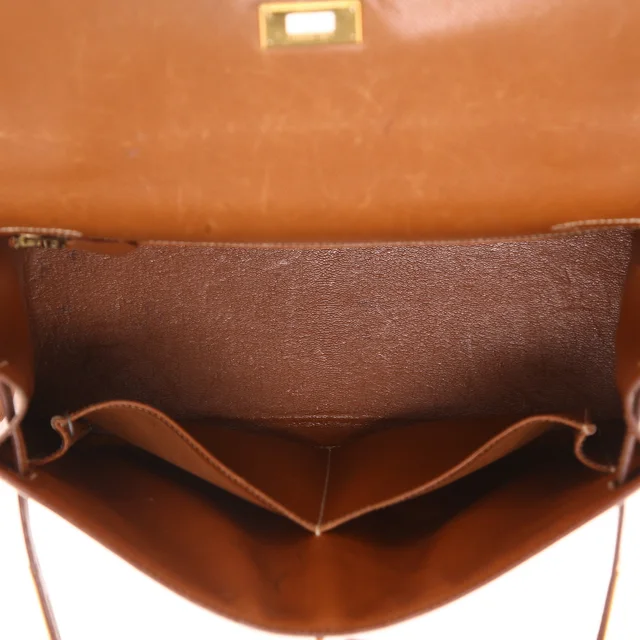 Hermès Kelly 32 cm handbag in Gold Leather from Collector Square, photo 5 of 6